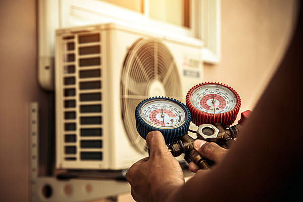 Professional Ac Installation technician working in Twin Lakes, VA